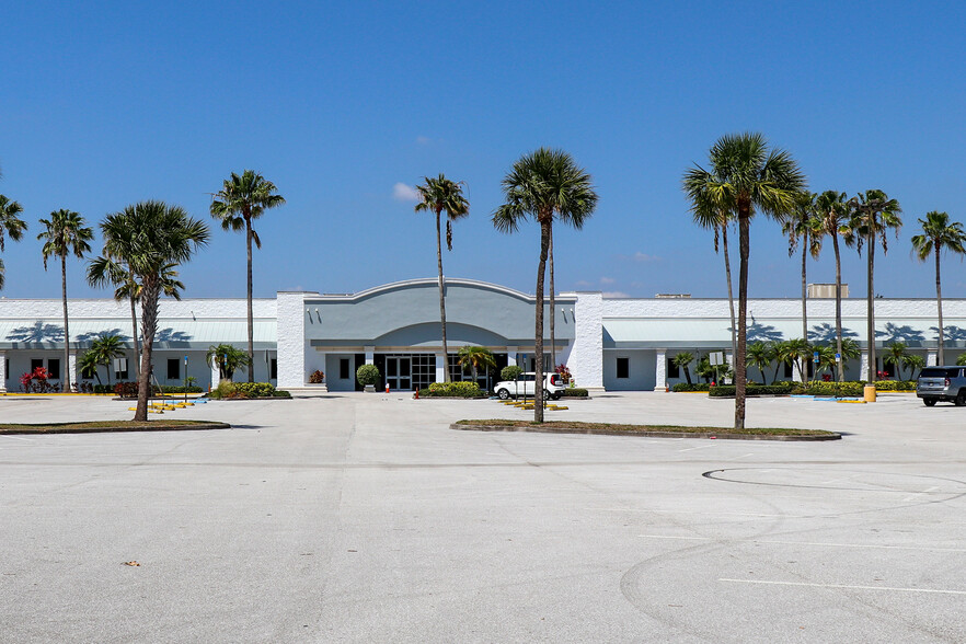 Primary Photo Of 10045 US HWY 1, Port Saint Lucie General Retail For Sale