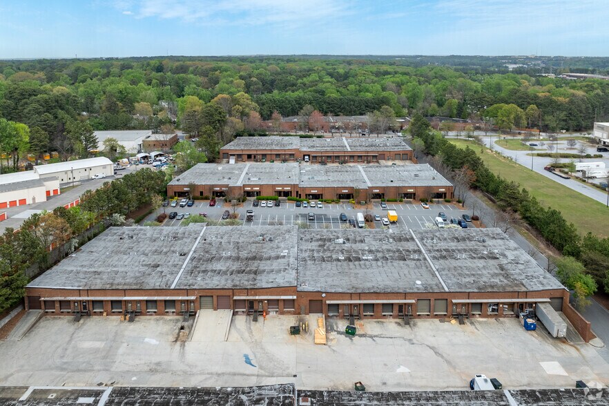 More Photos Of 3073 McCall Dr, Doraville Distribution For Lease
