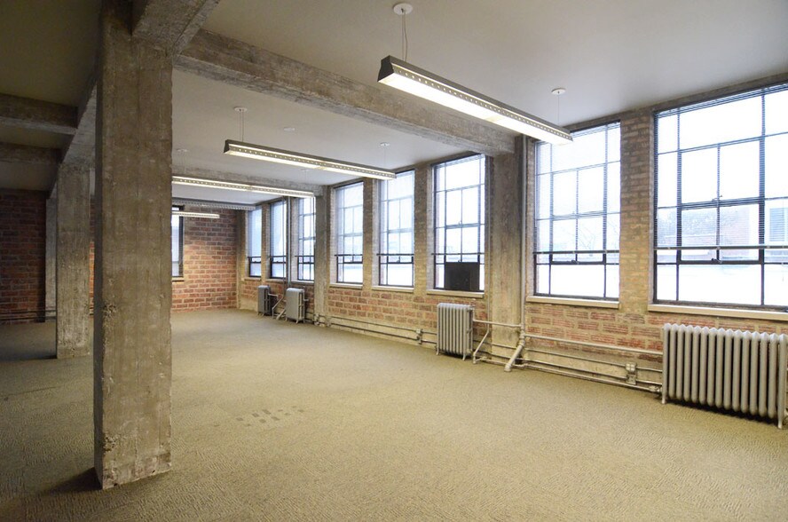 More Photos Of 1945 S Halsted St, Chicago Loft Creative Space For Lease