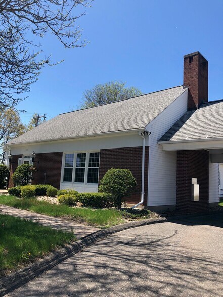 More Photos Of 2133 Poquonock Ave, Windsor Bank For Sale