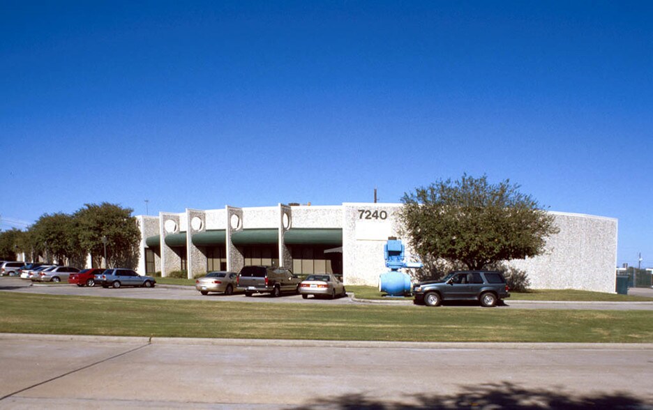 More Photos Of 7240 Brittmoore Rd, Houston Unknown For Lease