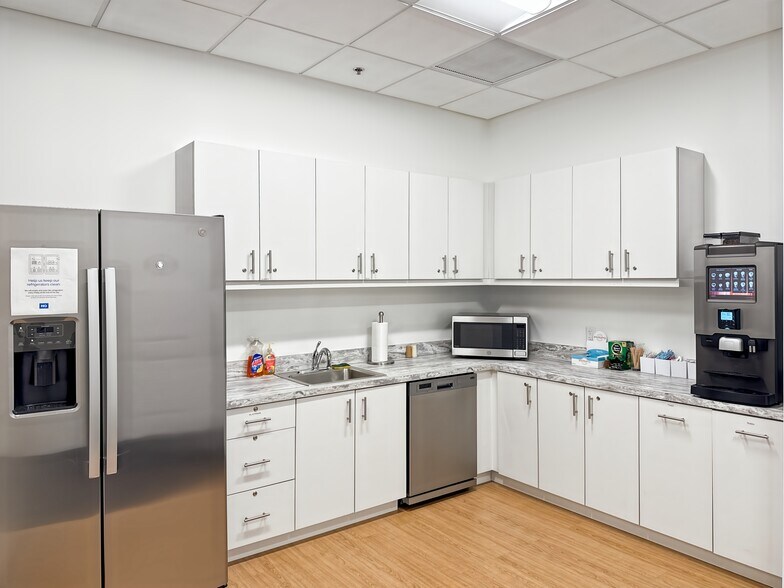 More Photos Of 235 N Westmonte Dr, Altamonte Springs Coworking Space