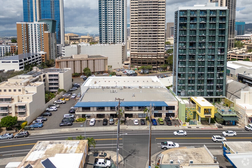 More Photos Of 614 Cooke St, Honolulu Storefront Retail Office For Lease