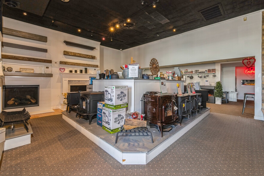 More Photos Of 318 E Main St, Patchogue Freestanding For Sale