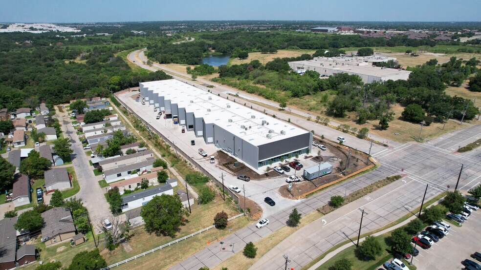 More Photos Of 1000 Spinks Rd, Lewisville Warehouse For Lease