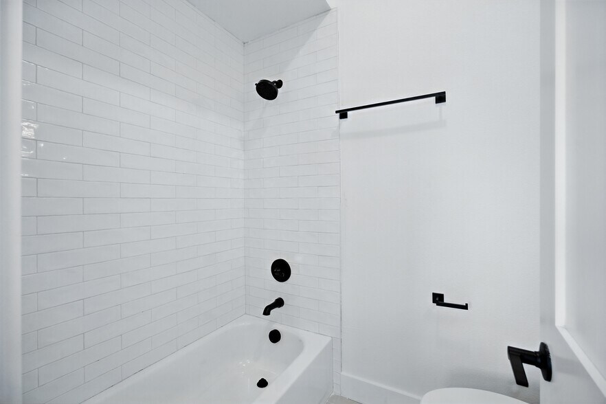 More Photos Of 312 N Lancaster Ave, Dallas Apartments For Sale