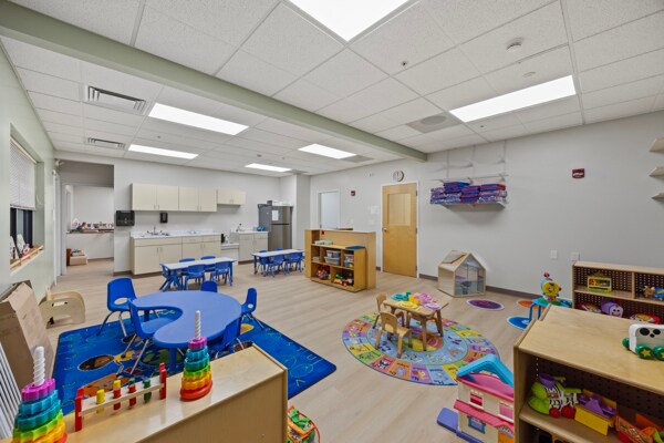 More Photos Of 4520 Military Rd, Niagara Falls Office For Sale