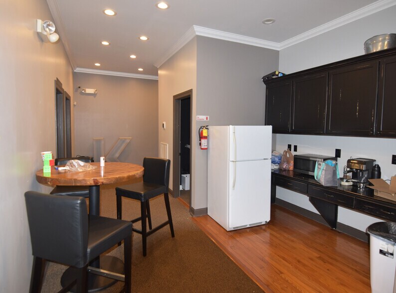 More Photos Of 2702 Greystone Rd, Nashville Office For Lease