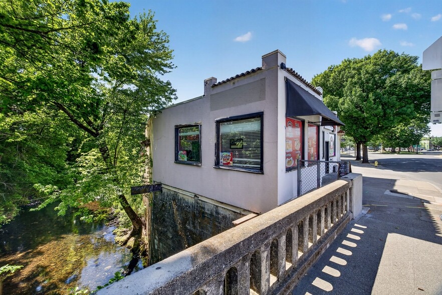 More Photos Of 1020 Main St, Chico Restaurant For Sale