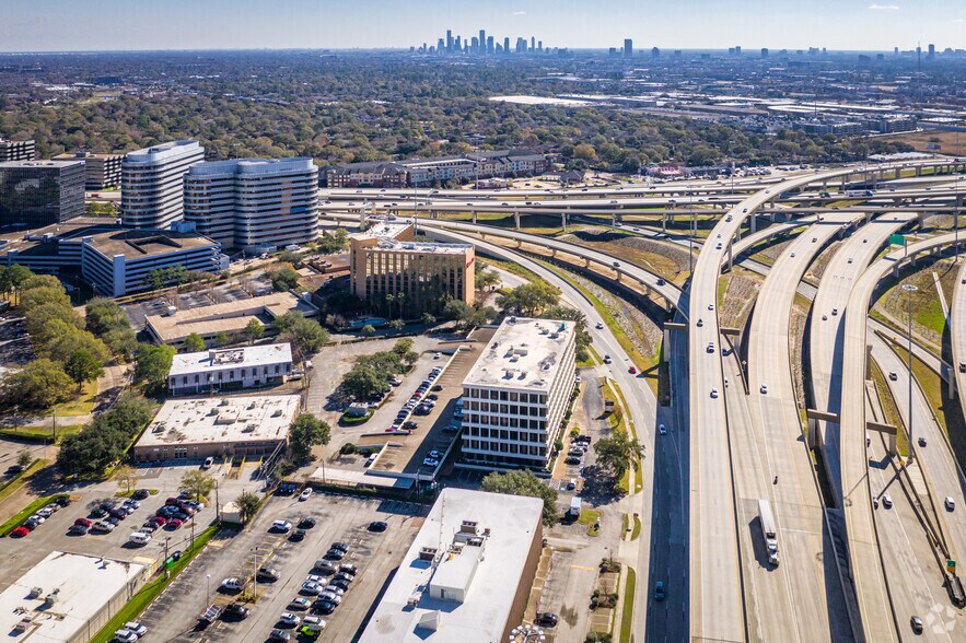 More Photos Of 9800 Northwest Fwy, Houston Office For Lease