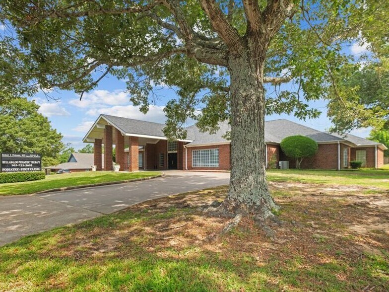 More Photos Of 123 Medical Dr, Palestine Healthcare For Sale