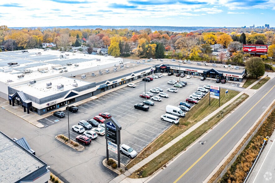 More Photos Of 1686 Suburban Ave, Saint Paul General Retail For Lease