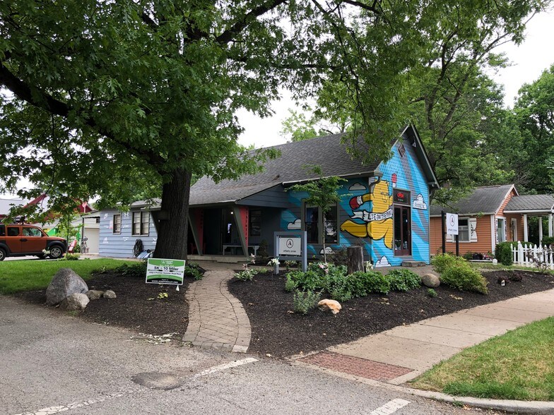 More Photos Of 6528 Cornell Ave, Indianapolis Storefront Retail Office For Lease
