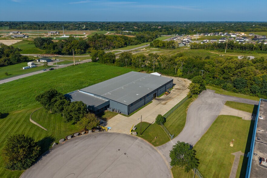 More Photos Of 151 Hanger Cir, Richmond Warehouse For Sale
