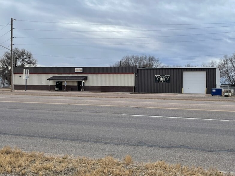 Primary Photo Of 440 Charmony Frontage Rd, Sterling Warehouse For Lease