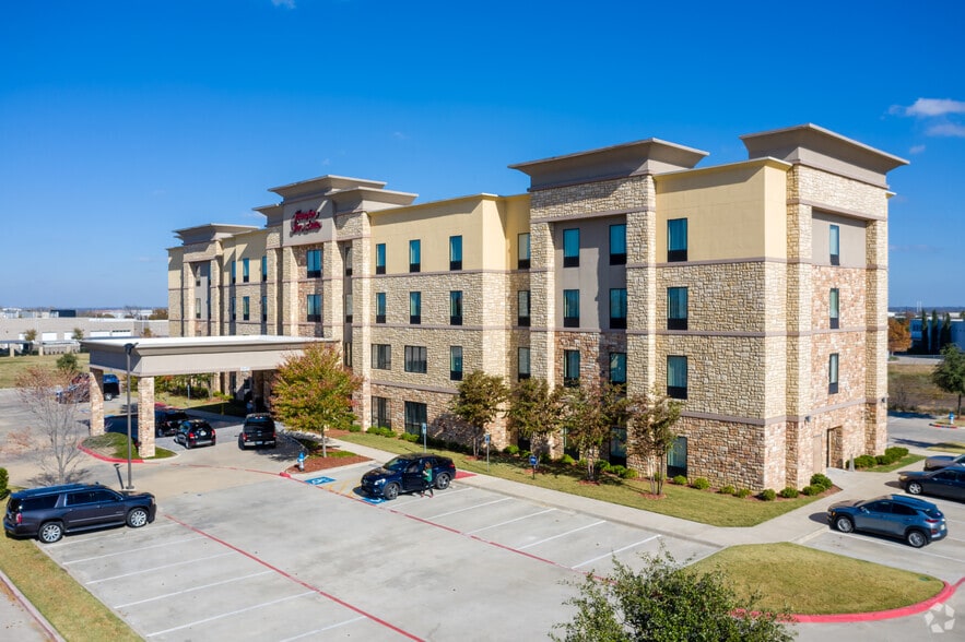 More Photos Of 1820-2020 N Central Expy, McKinney Unknown For Lease