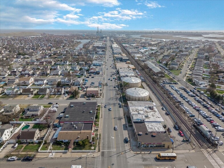 More Photos Of 3180 Lawson Blvd, Oceanside Storefront For Sale