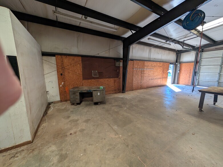 More Photos Of 420 Shoffner St, Graham Industrial For Sale