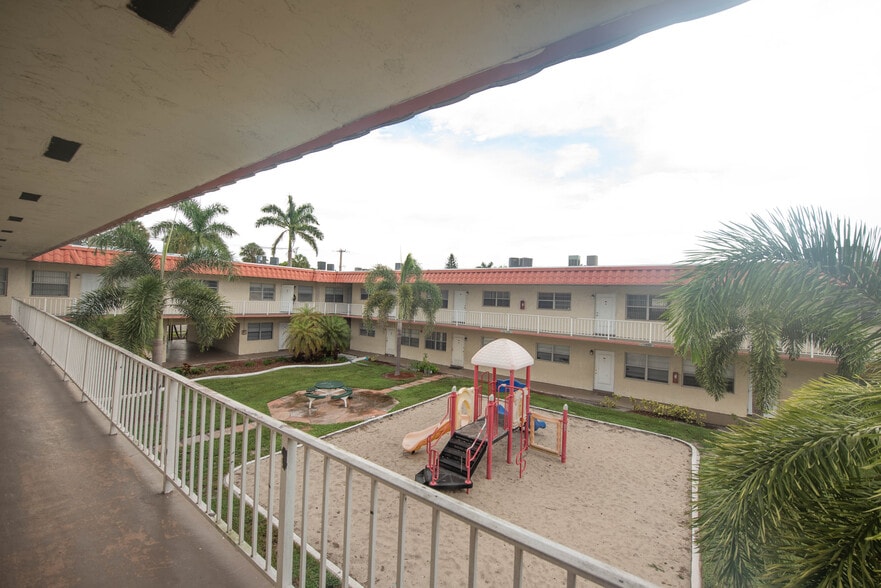 More Photos Of 3400-3460 NW 50th Ave, Lauderdale Lakes Apartments For Sale