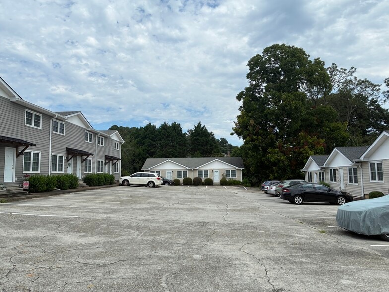 More Photos Of 711 E Howell St, Hartwell Apartments For Sale