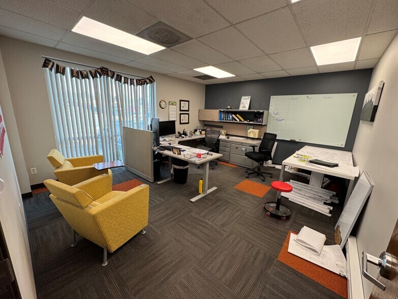 More Photos Of 1820-1880 W Evans Ave, Englewood Warehouse For Lease