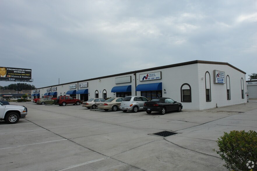 More Photos Of 12505 66th St N, Largo Warehouse For Lease