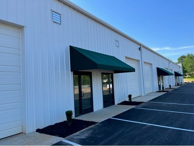 More Photos Of 1065 Park West Blvd, Greenville Warehouse For Lease