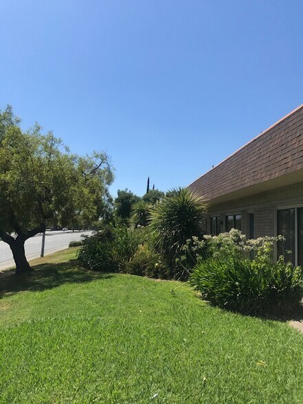 More Photos Of 6617 Madison Ave, Carmichael Office For Lease