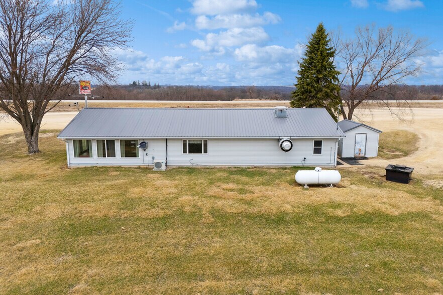 More Photos Of 28534 U.S. 18, Mc Gregor General Retail For Sale