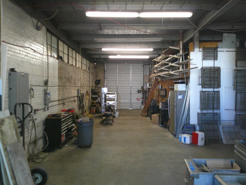 More Photos Of 1319 N Gordon St, Alvin Warehouse For Sale