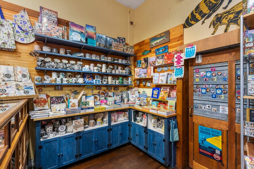 More Photos Of 936 Water St, Port Townsend Storefront Retail Residential For Sale