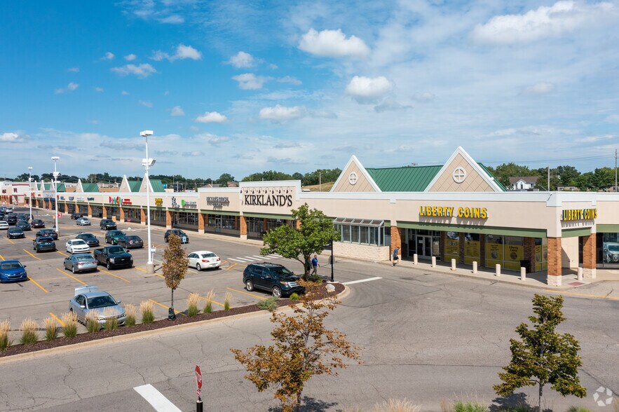 More Photos Of 310 N Clippert St, Lansing Unknown For Lease