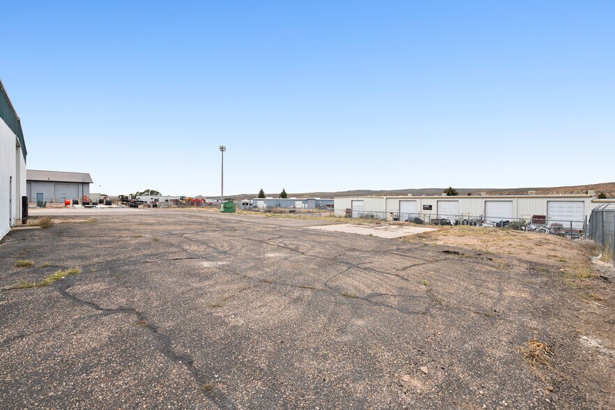 More Photos Of 80 Allegiance Cir, Evanston Industrial For Lease