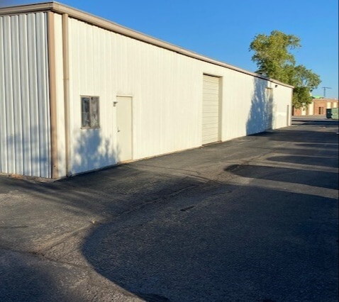 More Photos Of 3222 Bart Conner Dr, Norman Warehouse For Lease