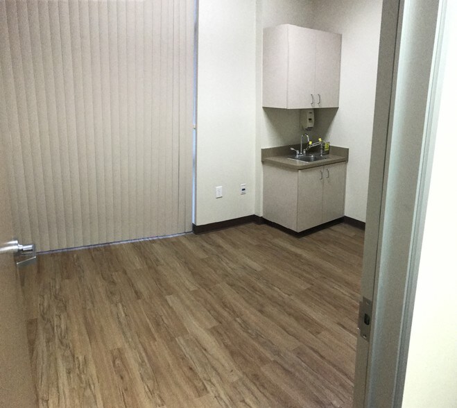More Photos Of 6725 S Eastern Ave, Las Vegas Medical For Lease