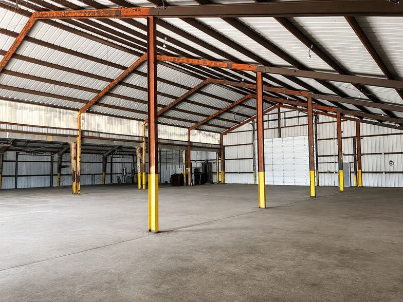 More Photos Of 4900-4904 Griggs Rd, Houston Warehouse For Lease