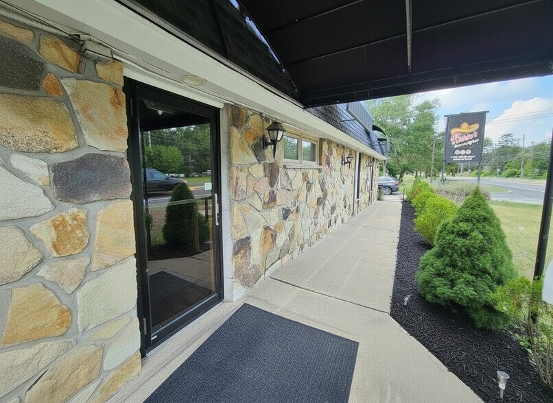 More Photos Of 959 Route 202-206 Hwy, Bridgewater Restaurant For Lease