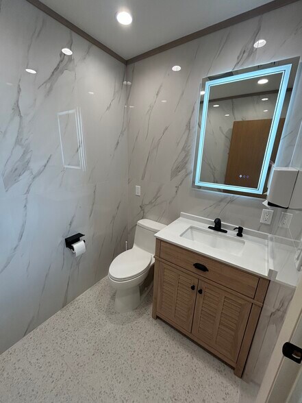 More Photos Of 2040 129th St, College Point Warehouse For Lease