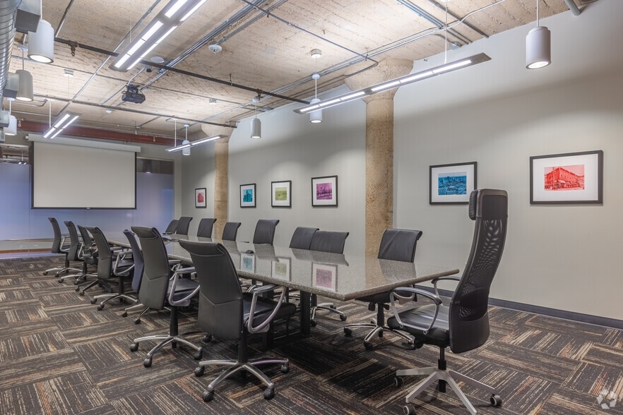More Photos Of 1701 N Market St, Dallas Loft Creative Space For Lease
