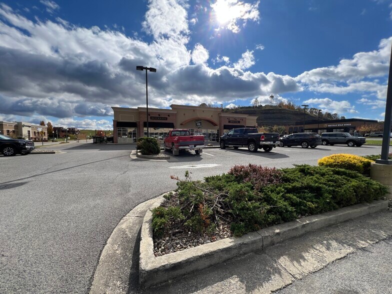 More Photos Of 139 Conference Center Way, Bridgeport General Retail For Lease