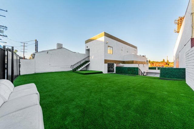 More Photos Of 4225 Crenshaw Blvd, Los Angeles Bar For Lease