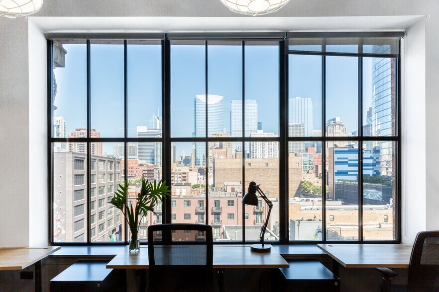 More Photos Of 210-220 N Green St, Chicago Office Residential For Lease