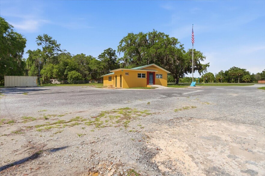 More Photos Of 18150 SE 72 Ave, Inglis Office For Sale