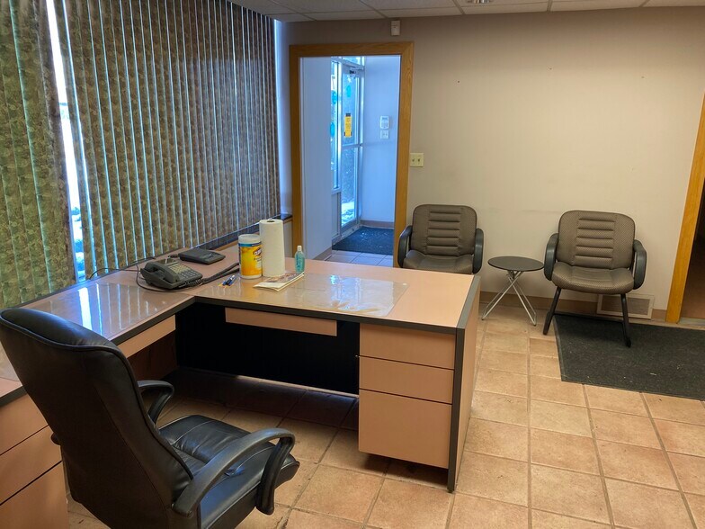 More Photos Of 7600 Exchange St, Valley View Manufacturing For Lease