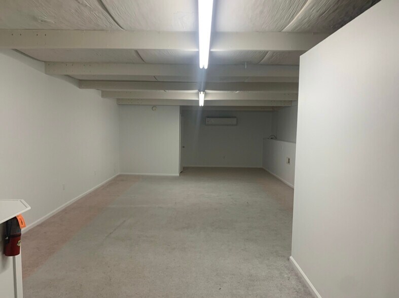 More Photos Of 809 Professional Pl W, Chesapeake Light Manufacturing For Sale