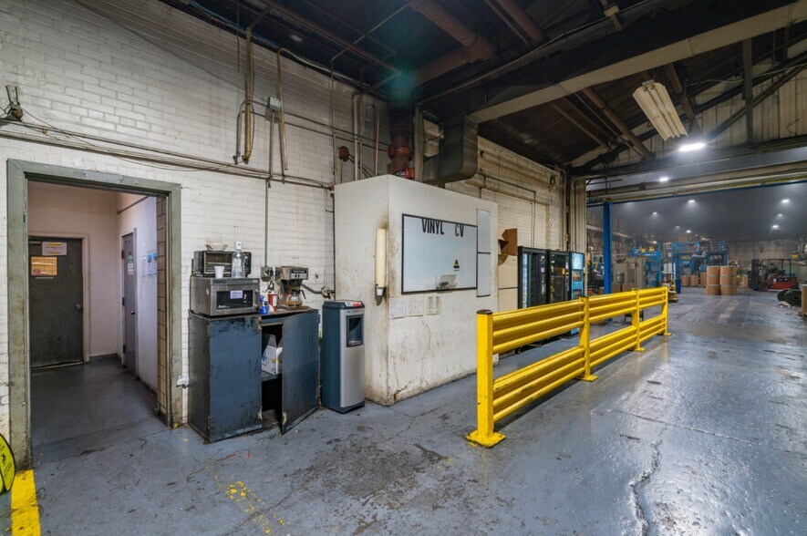 More Photos Of 621 Dana St NE, Warren Manufacturing For Lease