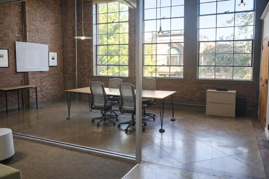 More Photos Of 2121 1st Ave N, Birmingham Office For Lease