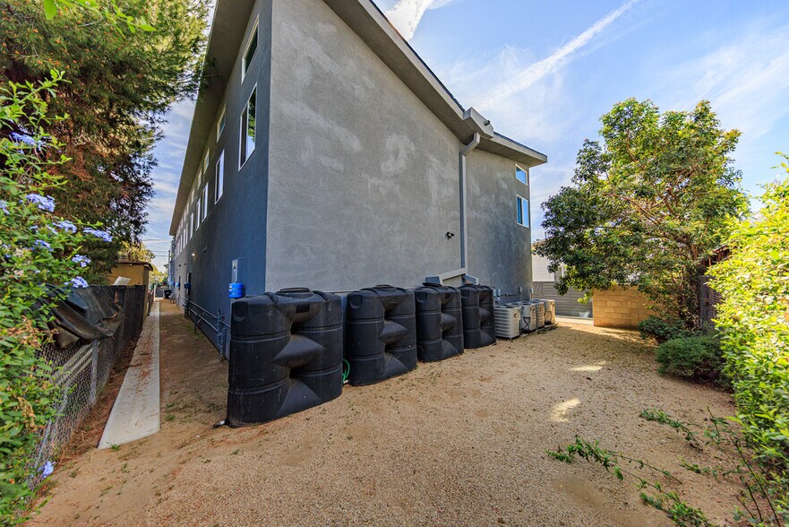 More Photos Of 5743 Case Ave, North Hollywood Apartments For Sale