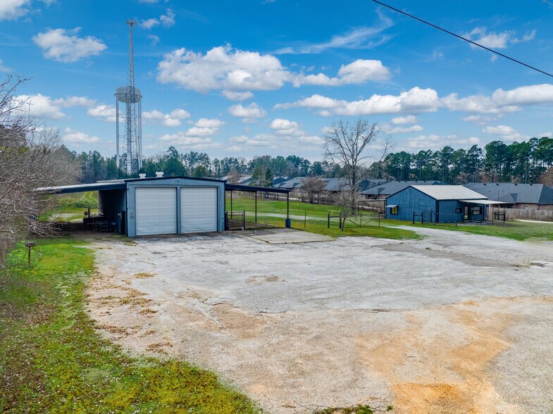 More Photos Of 10203-10263 County Road 135, Flint Service For Lease