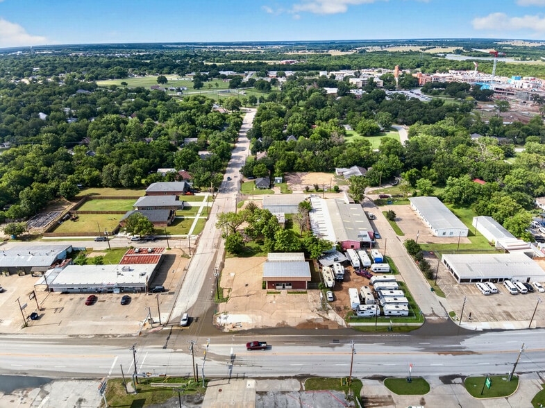 More Photos Of 815 E Moore Ave, Terrell Storefront Retail Office For Sale